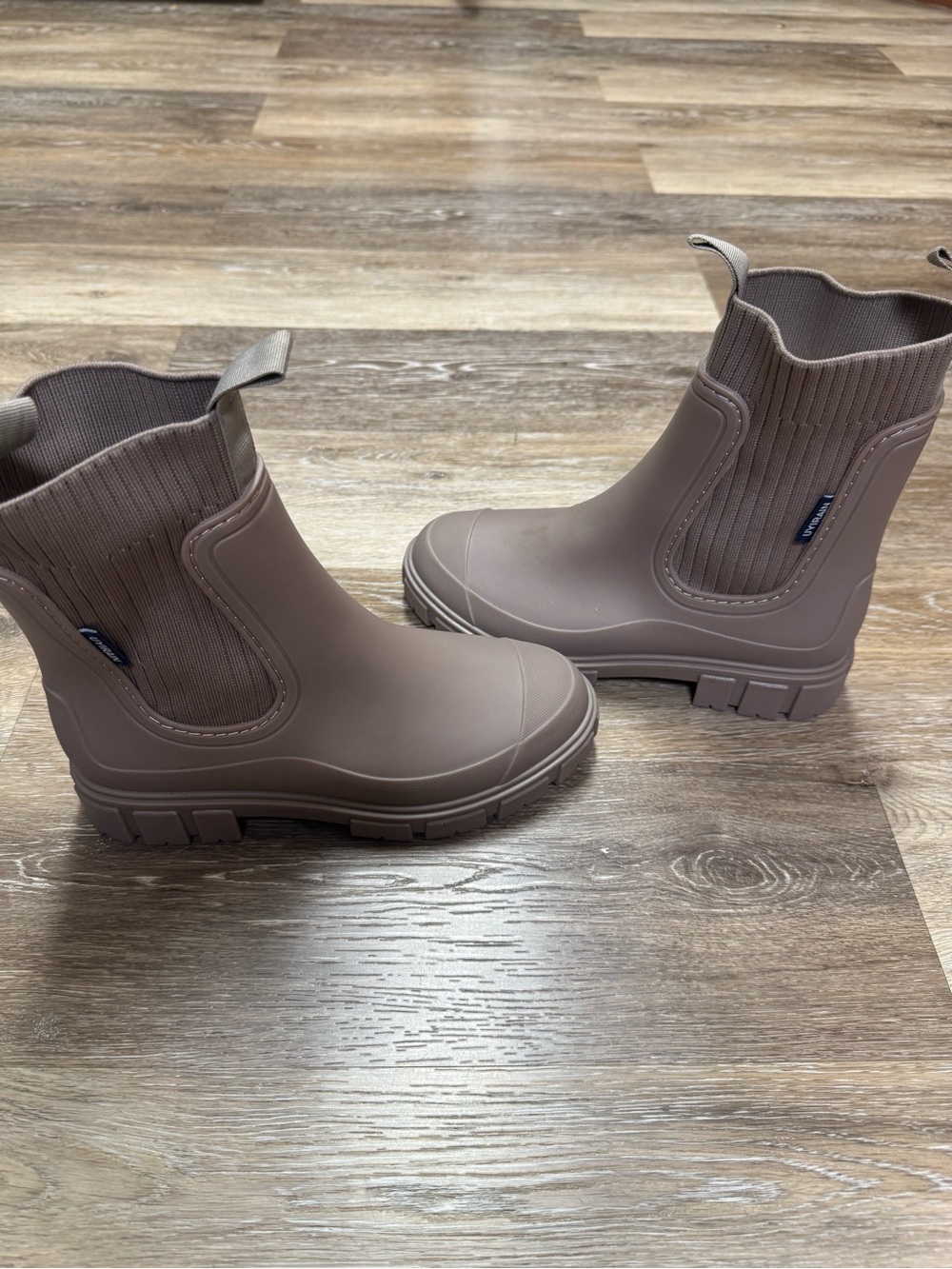 Maelie™ | Waterproof Chelsea Boots - Picture 9 of 11